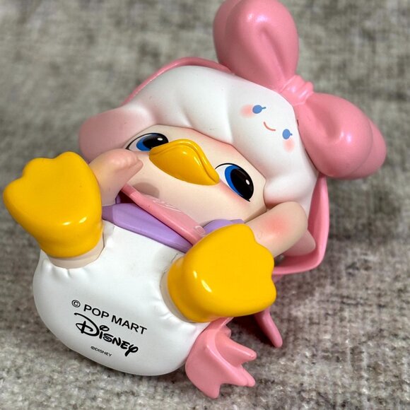 Pop Mart Dimoo World x Disney Series - Daisy's Gift - Picture 7 of 8